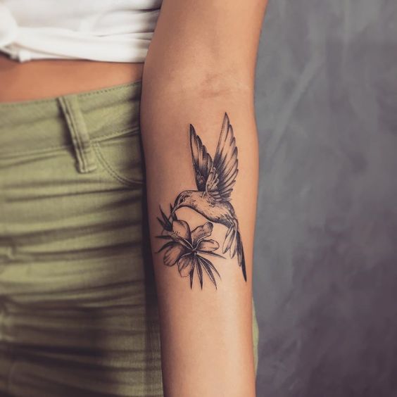 Tatuagem Beija Flor Feminina