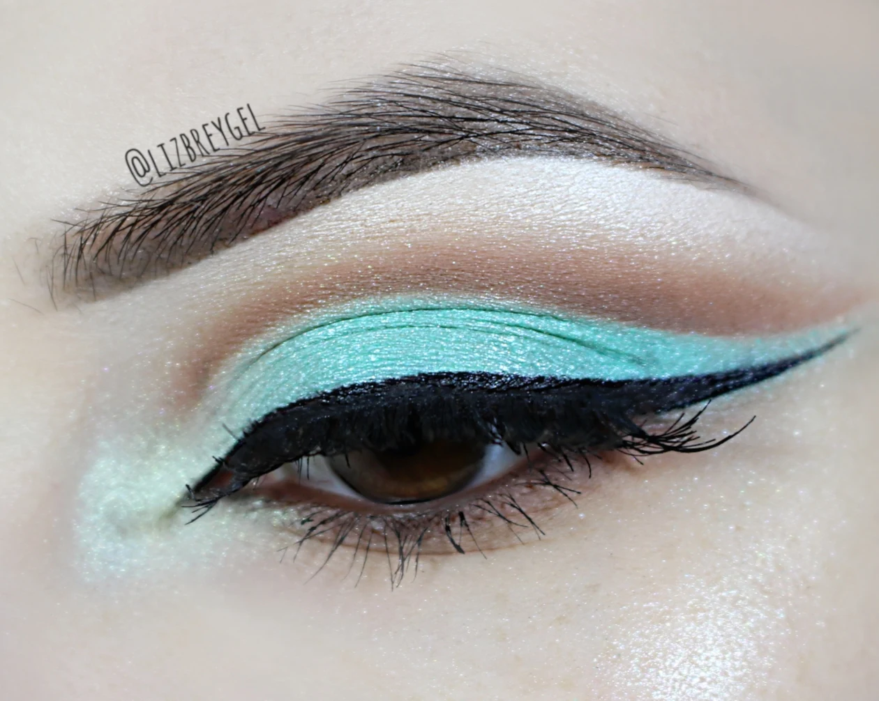 Mint Green Makeup Ideas