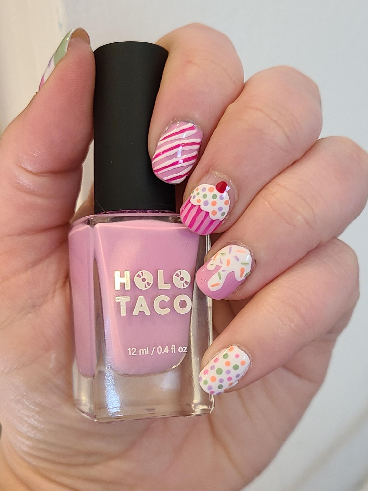 Cupcake Decorated Nail