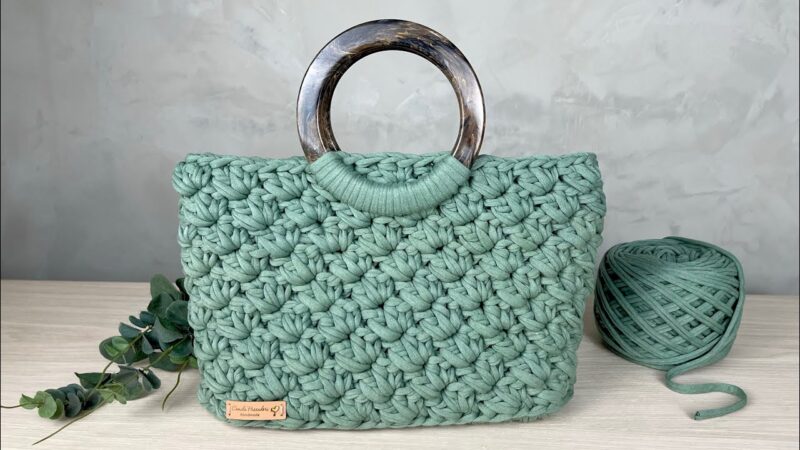 bolsa de croche com fio de malha