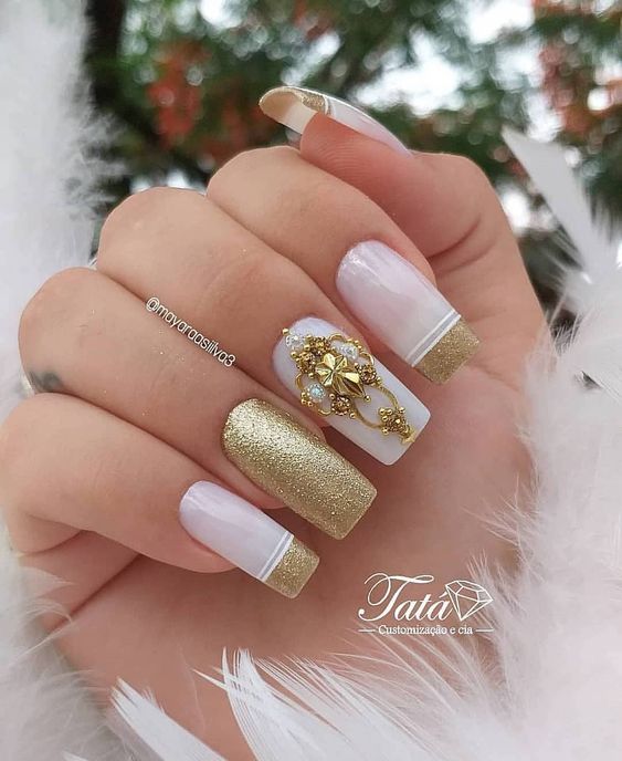 Unha Decorada Branco Com Dourado