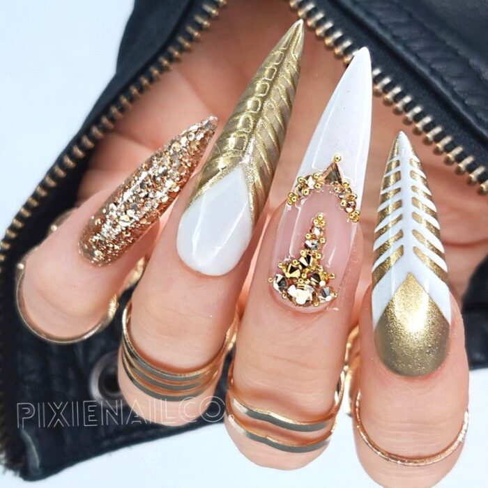 Decorated Nail White With Gold