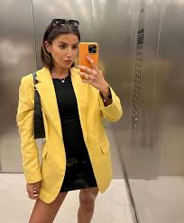 look-com-blazer-amarelo-feminino