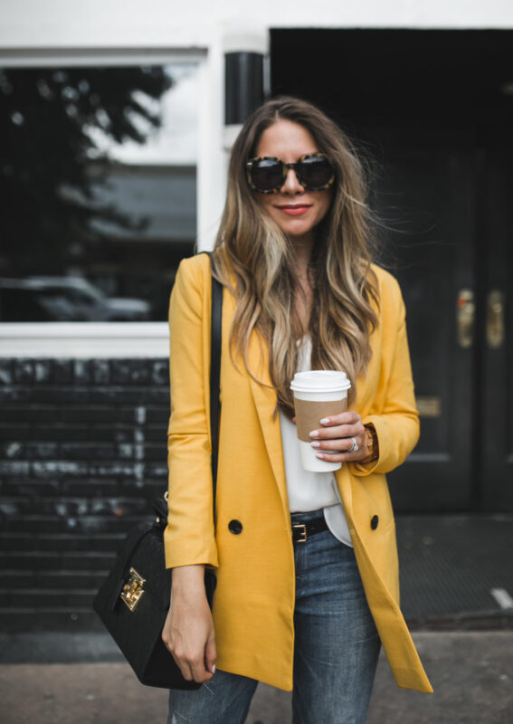 look-com-blazer-amarelo-feminino