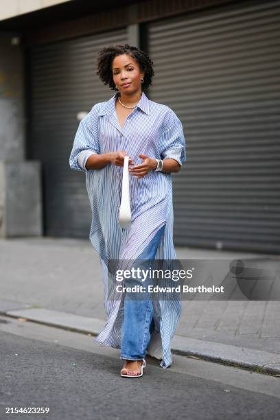 look-azul-e-branco-feminino