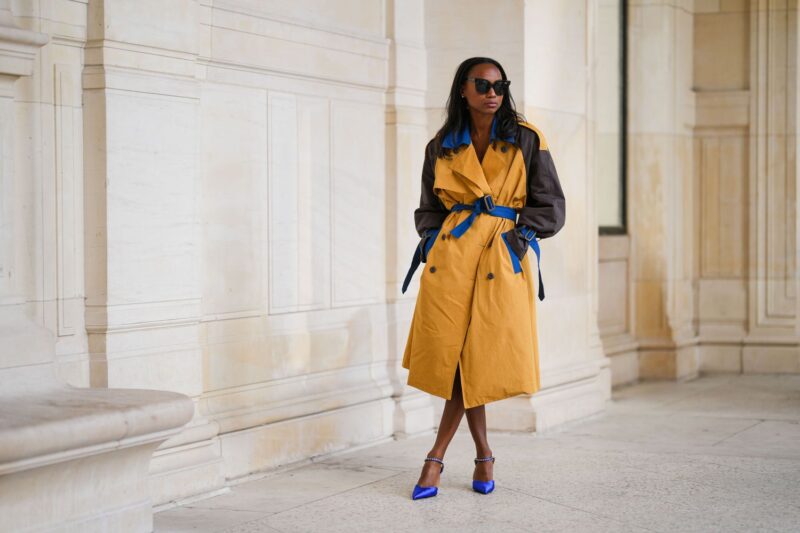 look-com-trench-coat-feminino