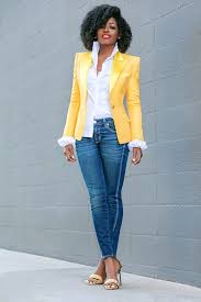 look-com-blazer-amarelo-feminino