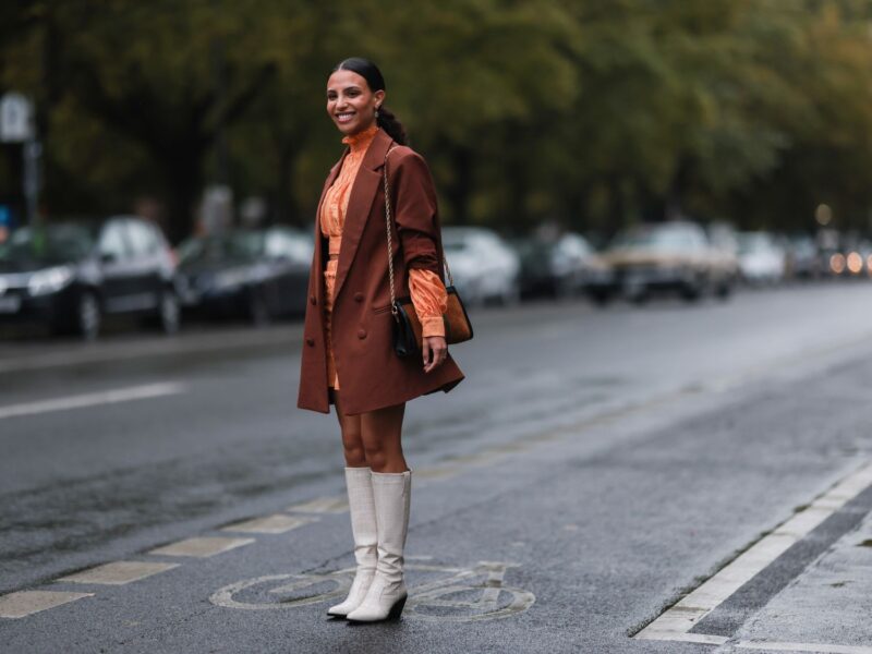 look-bota-caramelo-feminino