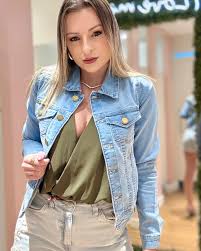 look-colete-jeans-feminino