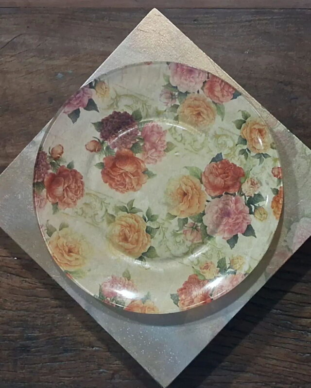 decoupage em prato