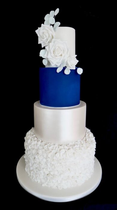 bolo-de-casamento-azul-e-branco