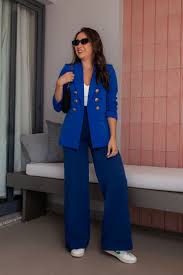 look-azul-e-branco-feminino