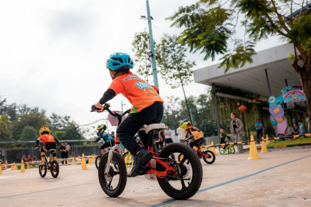 Cuidados essenciais antes de colocar seu filho em um motorzinho