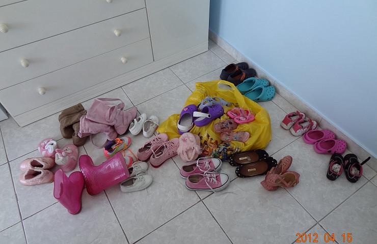 Como arrumar os sapatos das crianças em ...