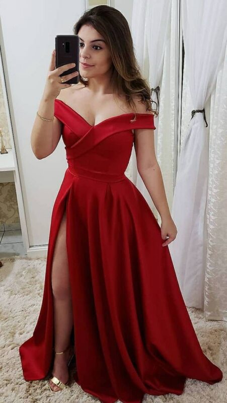 Vestido longo com fenda