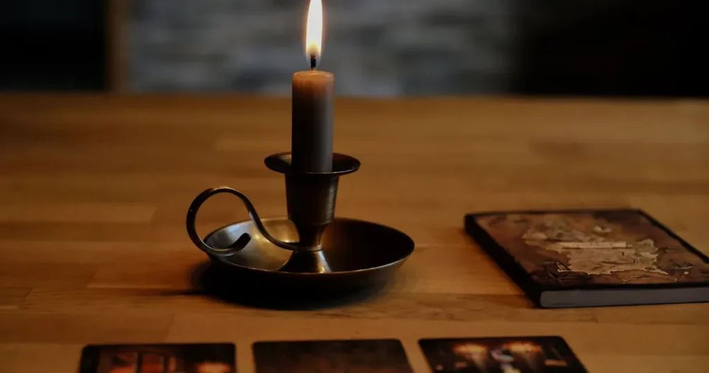 Tarot e relacionamento: o que as cartas podem e não podem dizer